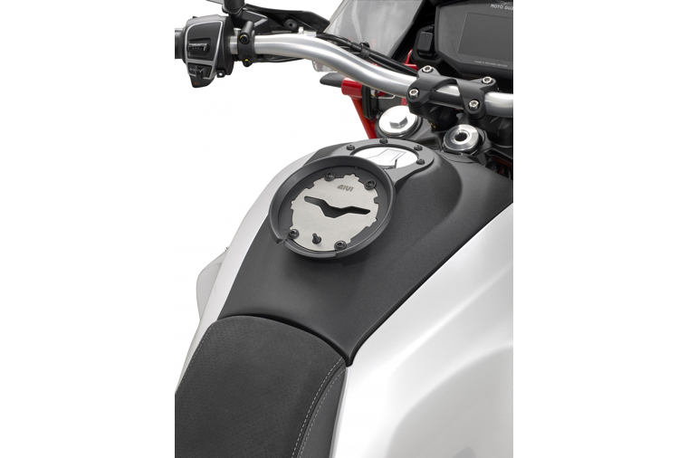 BF46-SPEC.FLANGE TANKLOCK GUZZI V85 TT19