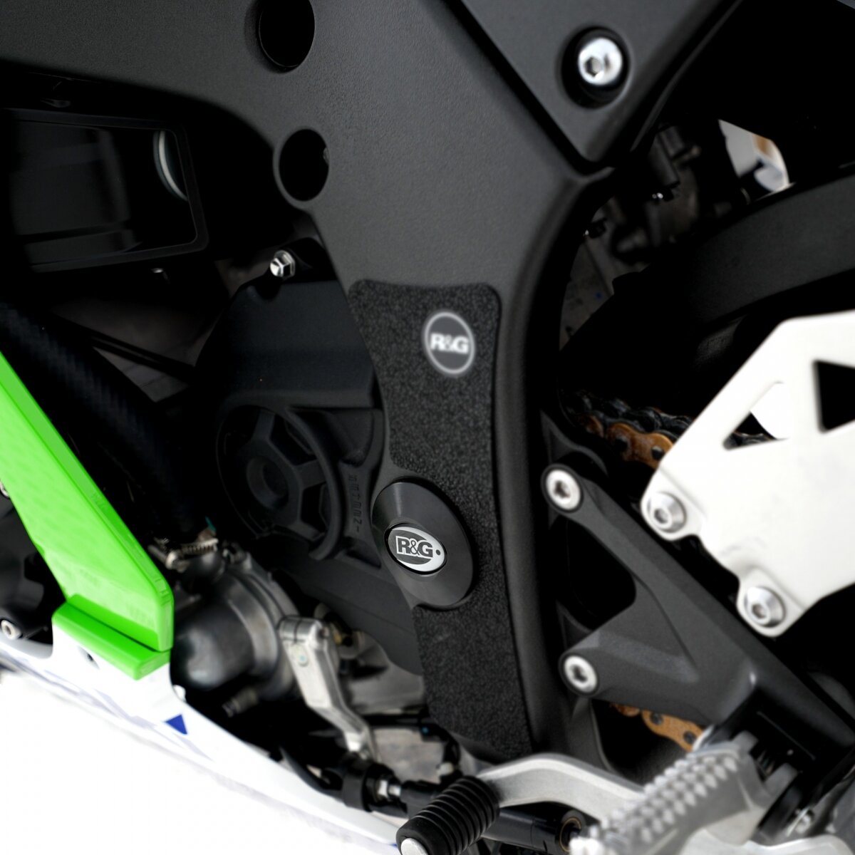 FI0121BK FRAME PLUG