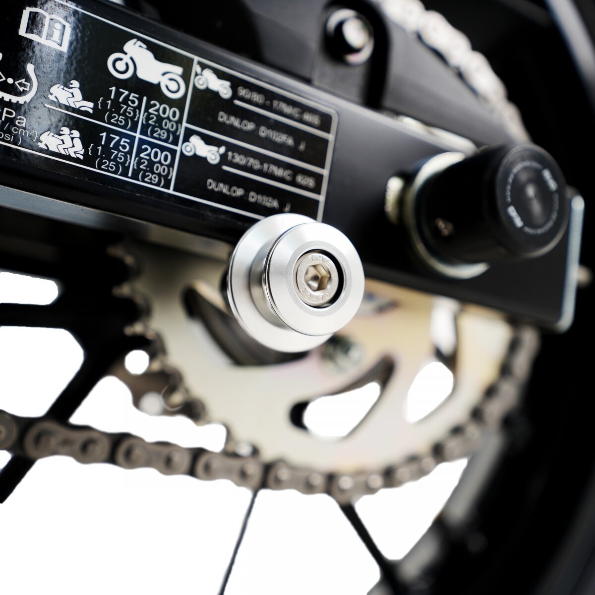 ITBO002TI Bobbins M8 Titanium